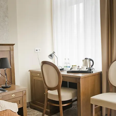 Отель Gal Тарнув